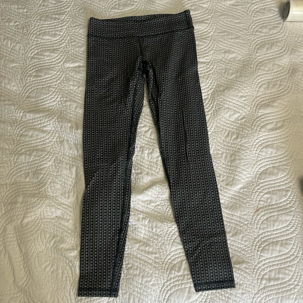 Dark grey patterned ivviva girls leggings